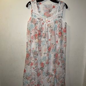 Eileen West Small Short Floral Gown/Robe Set